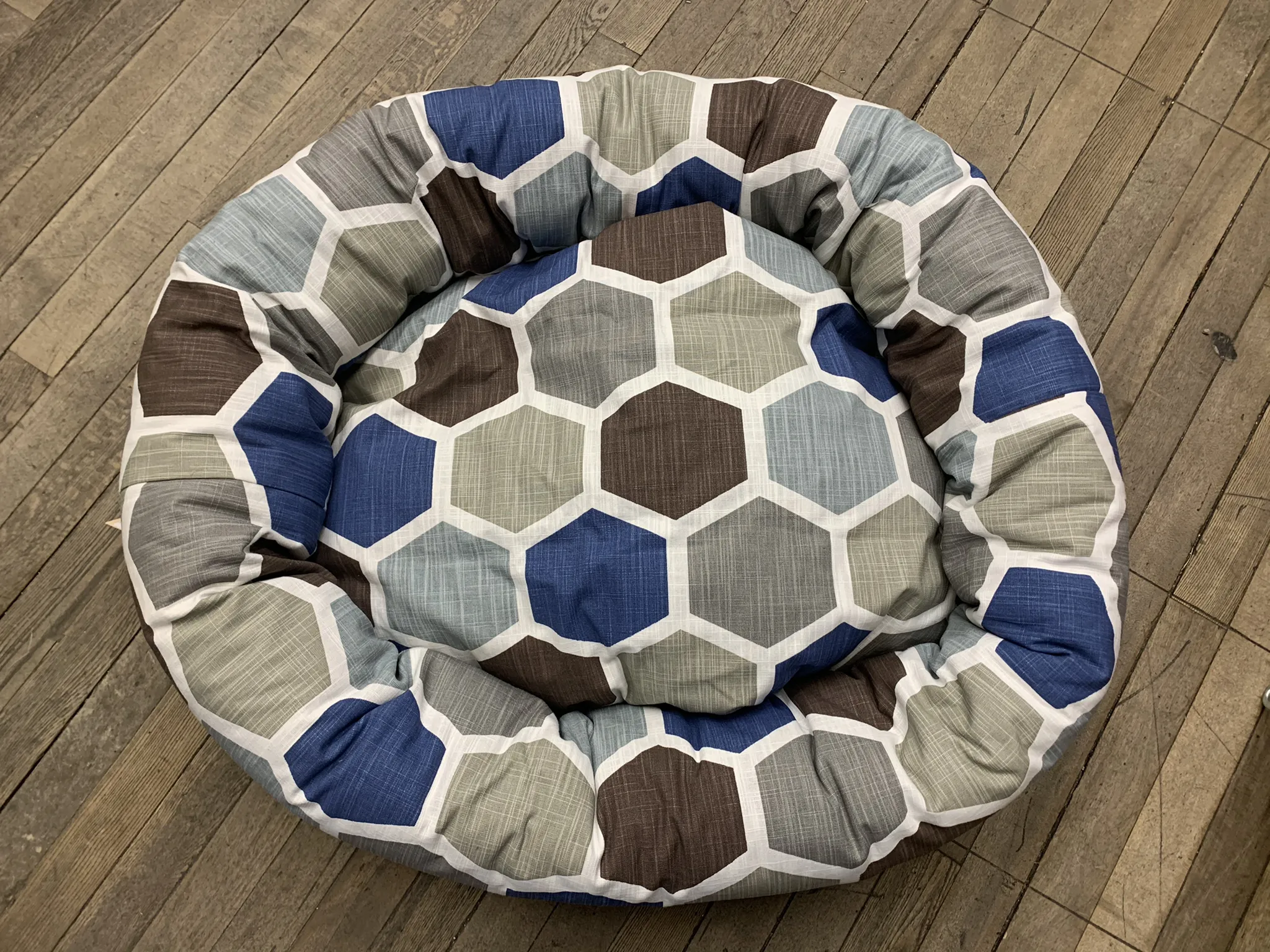 Aviva Designs Orla Luxe Oval Pet Bed